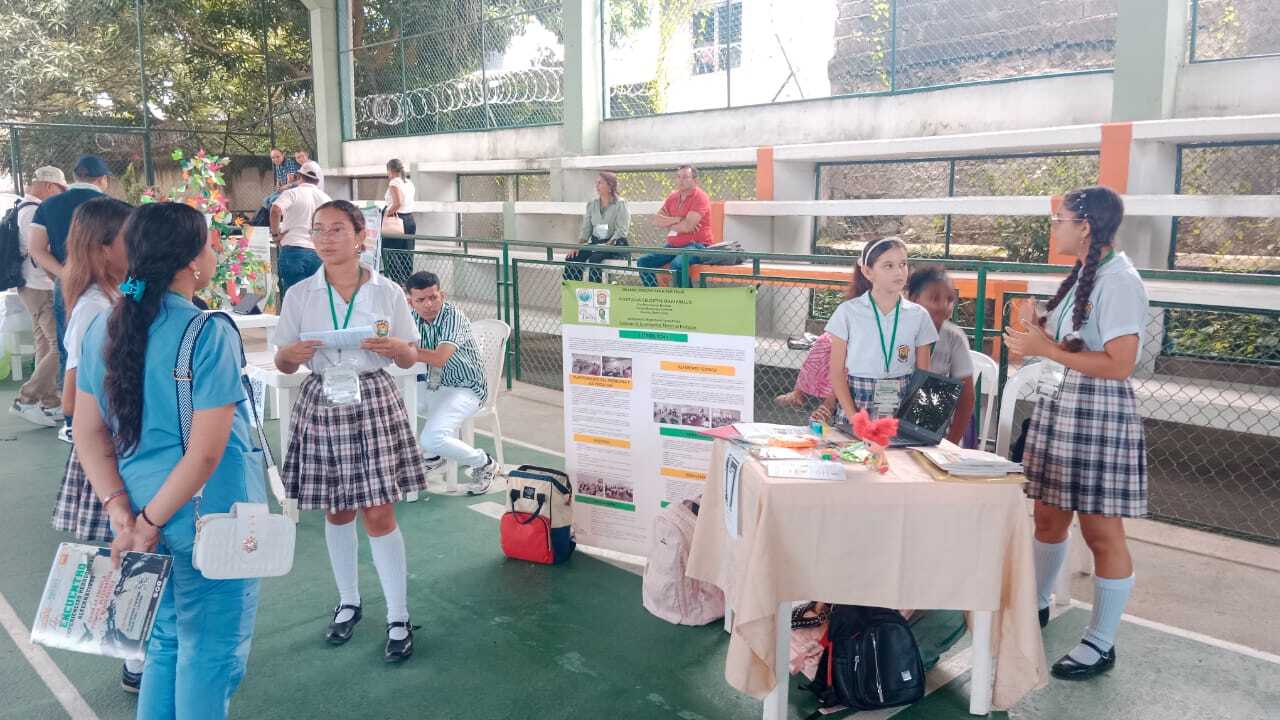 Estudiantes de la I.E. Simón Araújo representan a la institución en el 4° Encuentro de Experiencias Pedagógicas Alternativas